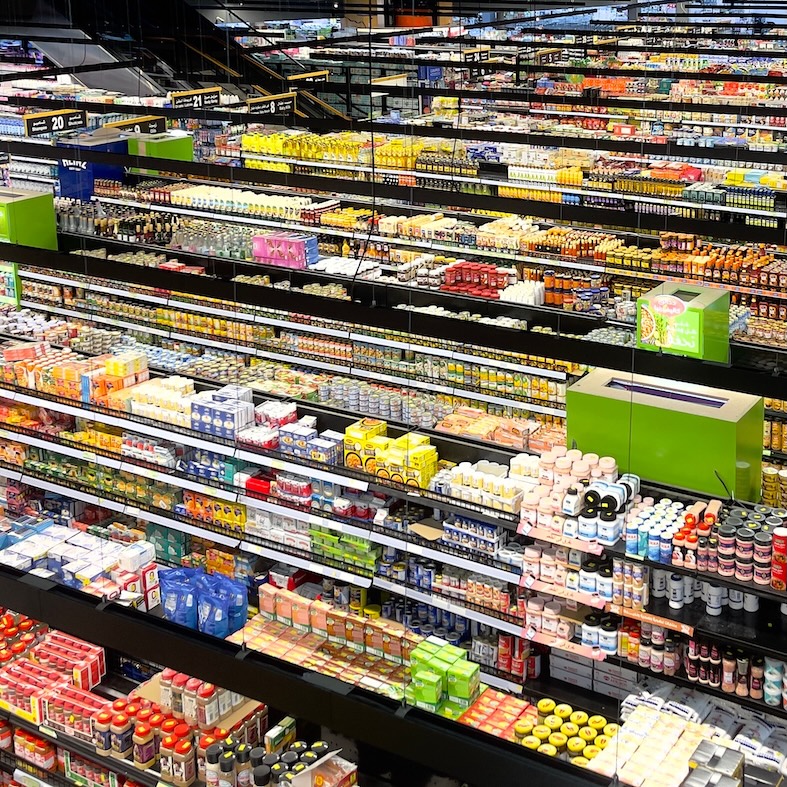 Commerce & distribution (retail)